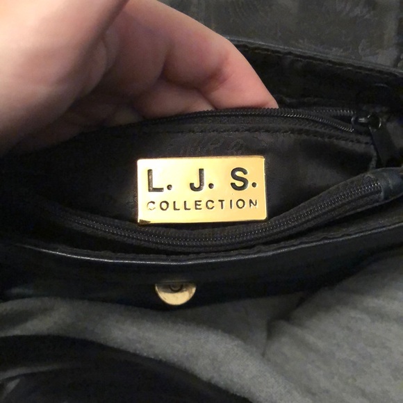 L.J.S. COLLECTION Cross Body Black Leather Purse - Picture 4 of 6